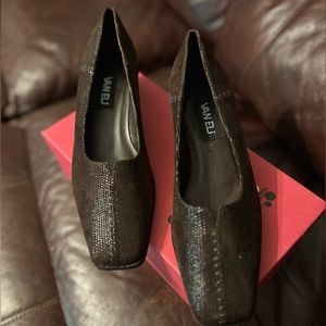 Vaneli Shari brown Domanprt Size 9 Shoes Never Been Worn